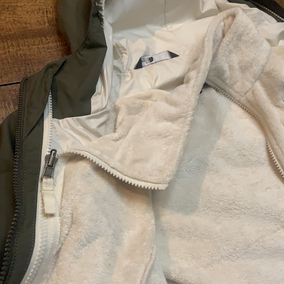 The North Face M(10/12) jacket - Picture 8 of 11